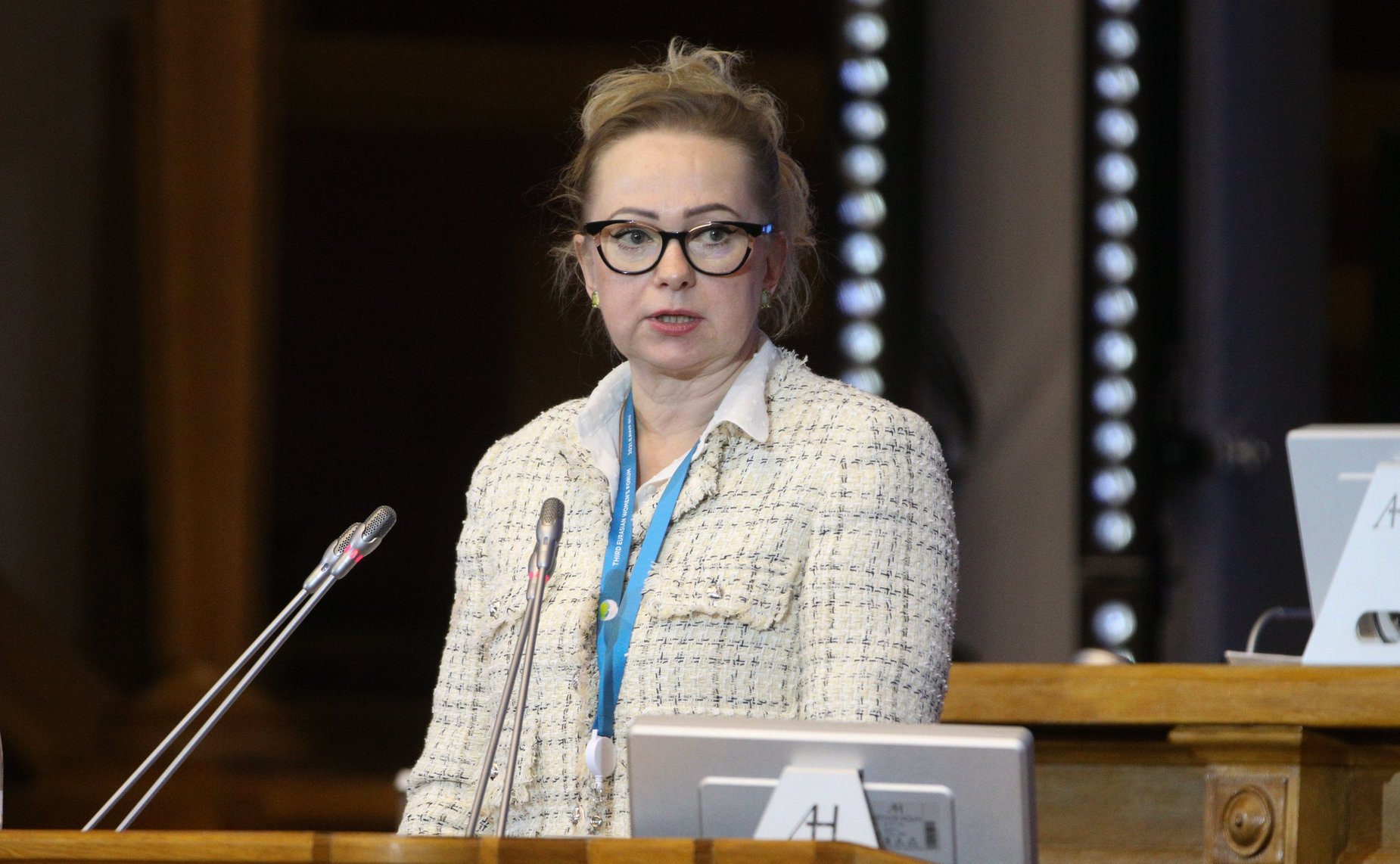 Пленарная сессия Третьего Евразийского женского форума