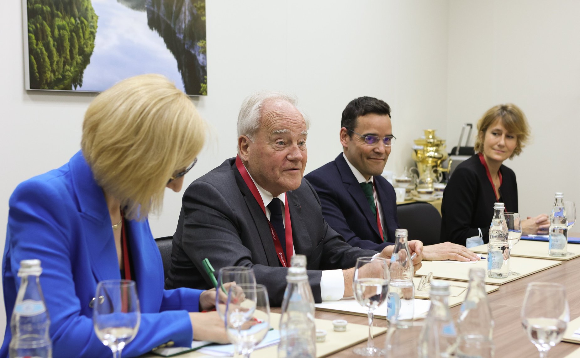 Встреча заместителя Председателя СФ Константина Косачева с председателем Комиссии Сената Французской Республики по международным делам, обороне и вооруженным силам Кристианом Камбоном