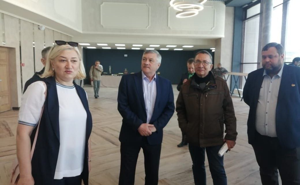 Сергей Михайлов в ходе поездки в регион проинспектировал завершение реконструкции краевого драматического театра