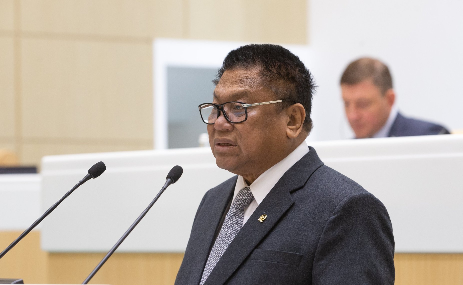 Председатель Совета представителей регионов Народного консультативного конгресса Индонезии Усман Сапта