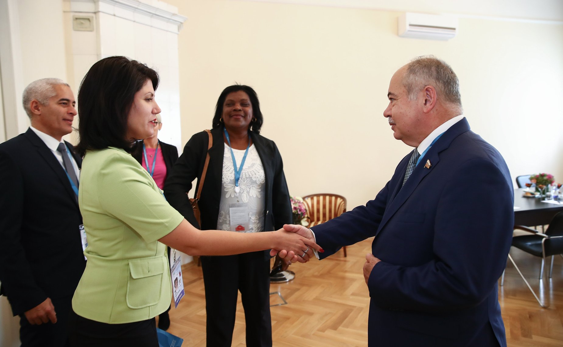 Встреча И. Умаханова с заместителем Председателя Госсовета Республики Куба Беатрис Джонсон Уррутия