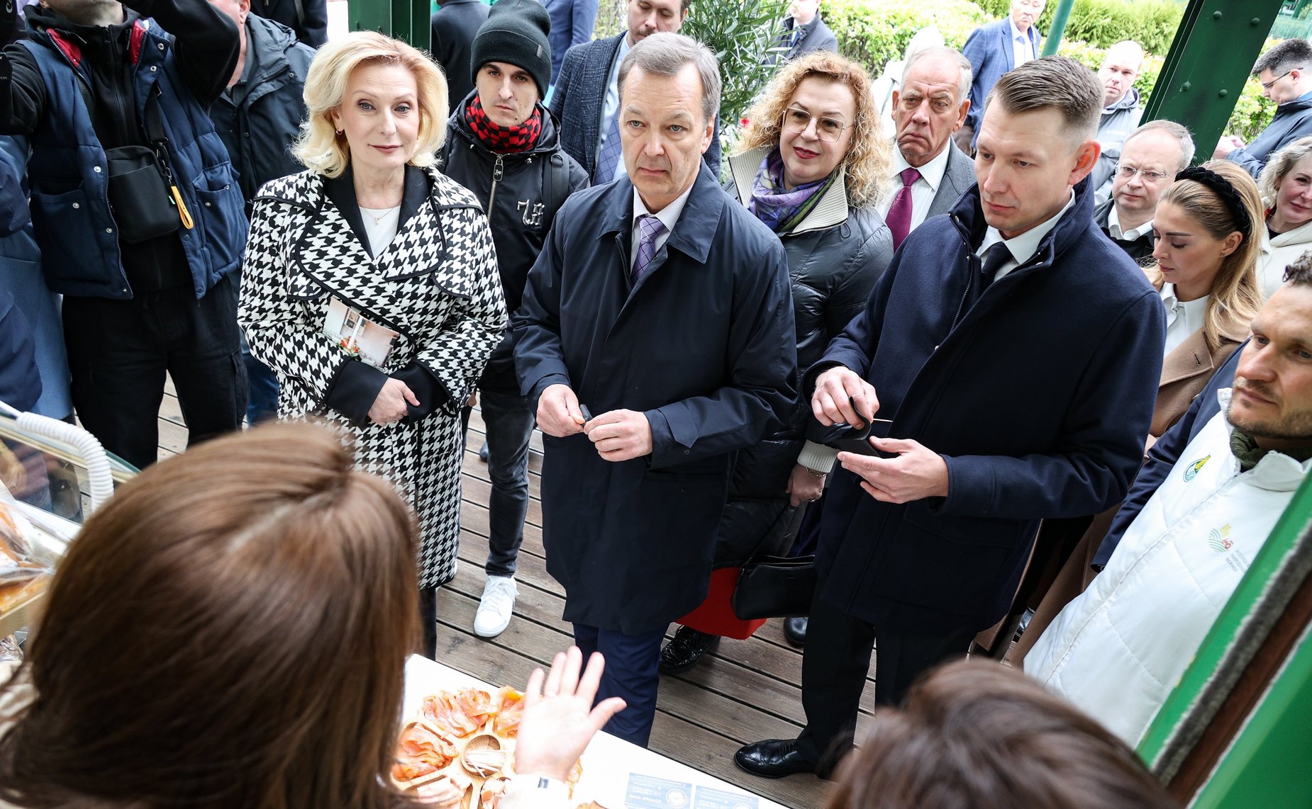 Сенаторы РФ открыли ярмарку фермерской продукции в Москве