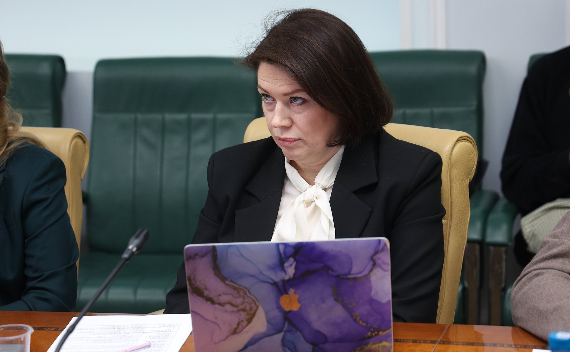 Круглый стол на тему «Индустрия красоты как драйвер развития креативной экономики. Продвижение национальной идентичности и развитие инноваций»