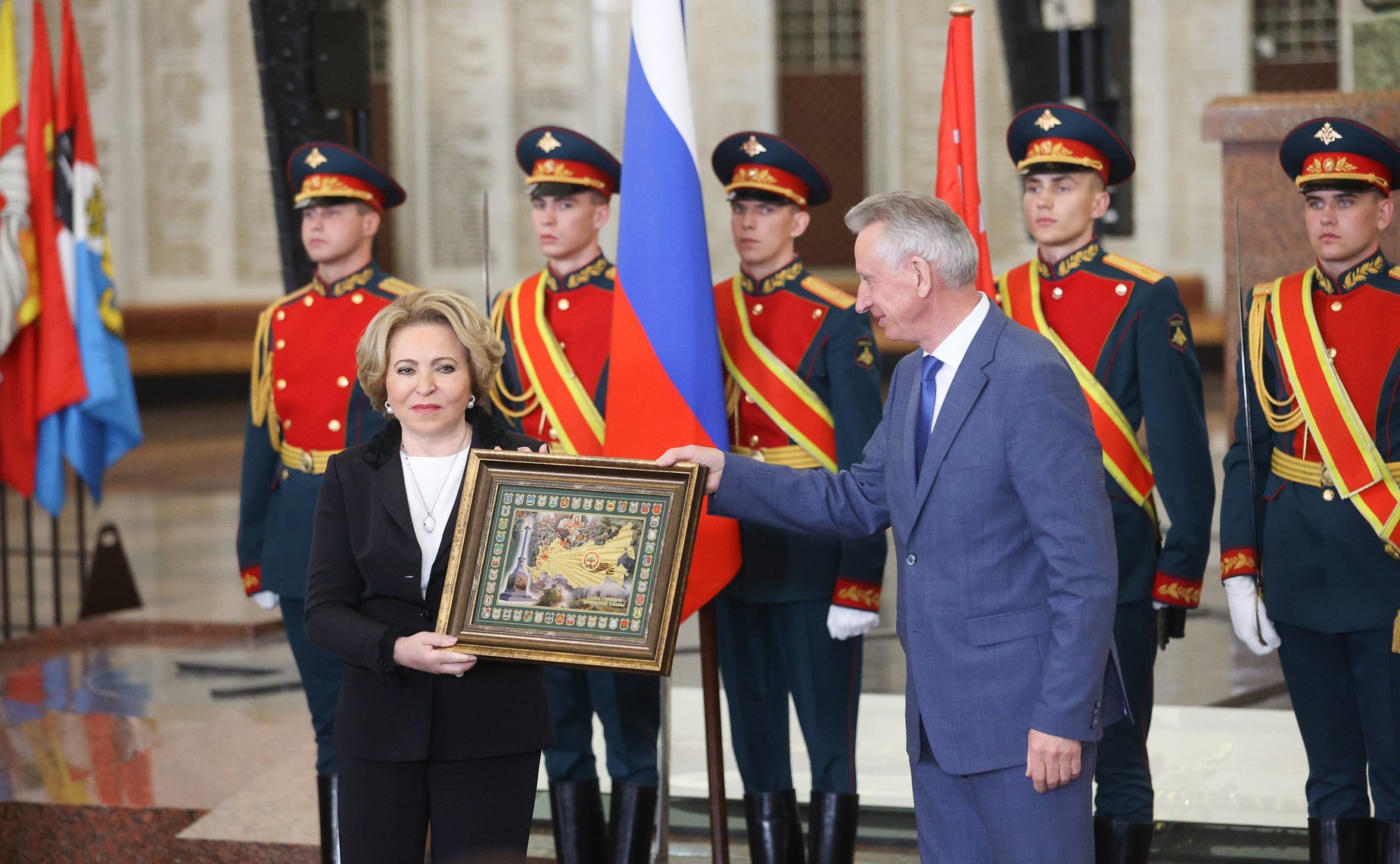 Торжественная церемония передачи «Мечей Победы» Городам воинской славы