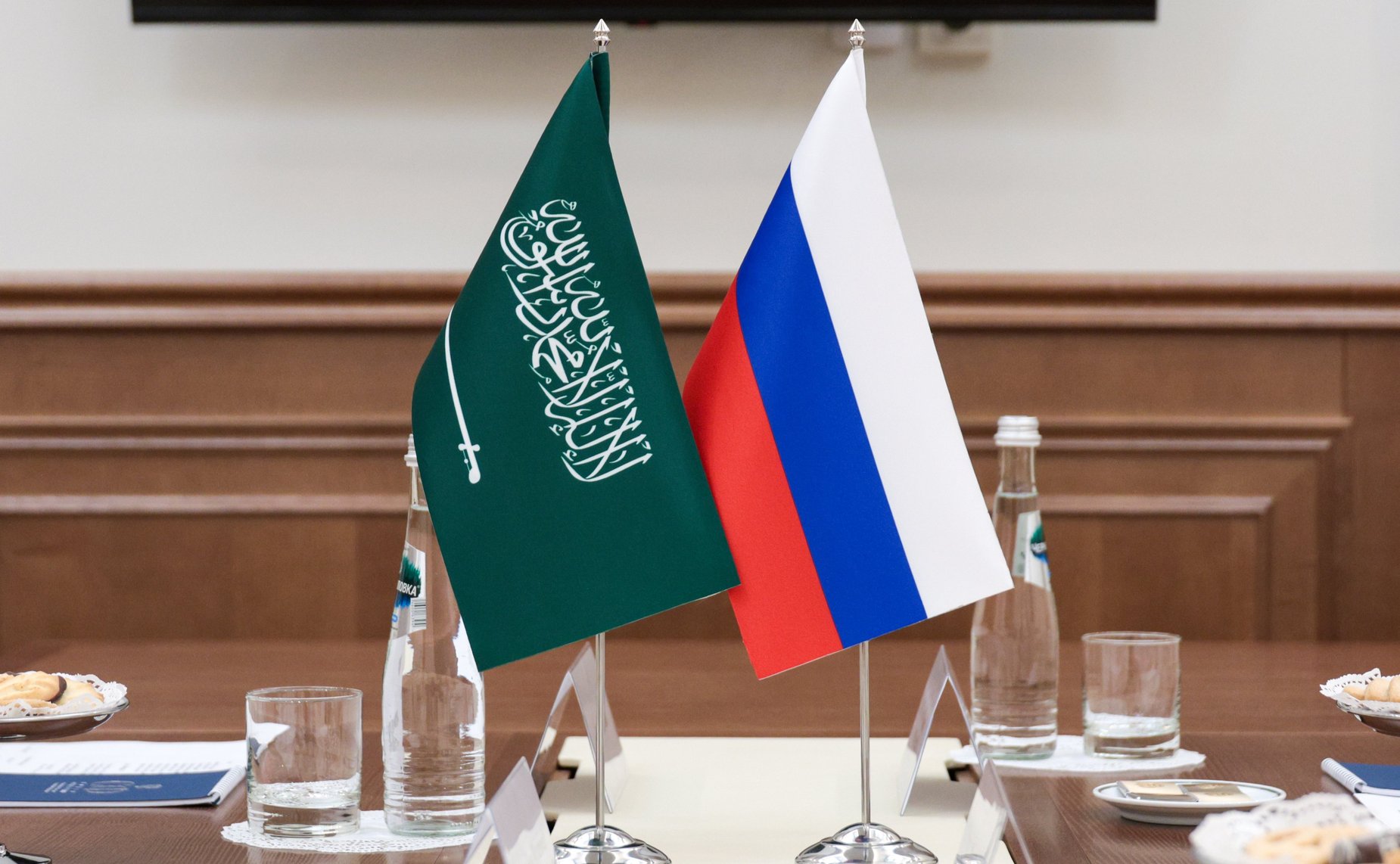 Белан Хамчиев провел встречу с Чрезвычайным и Полномочным Послом Королевства Саудовская Аравия в Российской Федерации