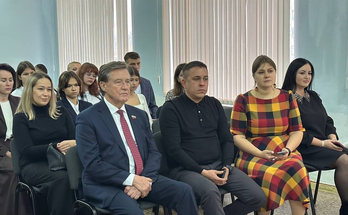 В Ульяновске прошла торжественная церемония награждения победителей IX Всероссийской детской творческой школы-конкурса «Портрет твоего края»