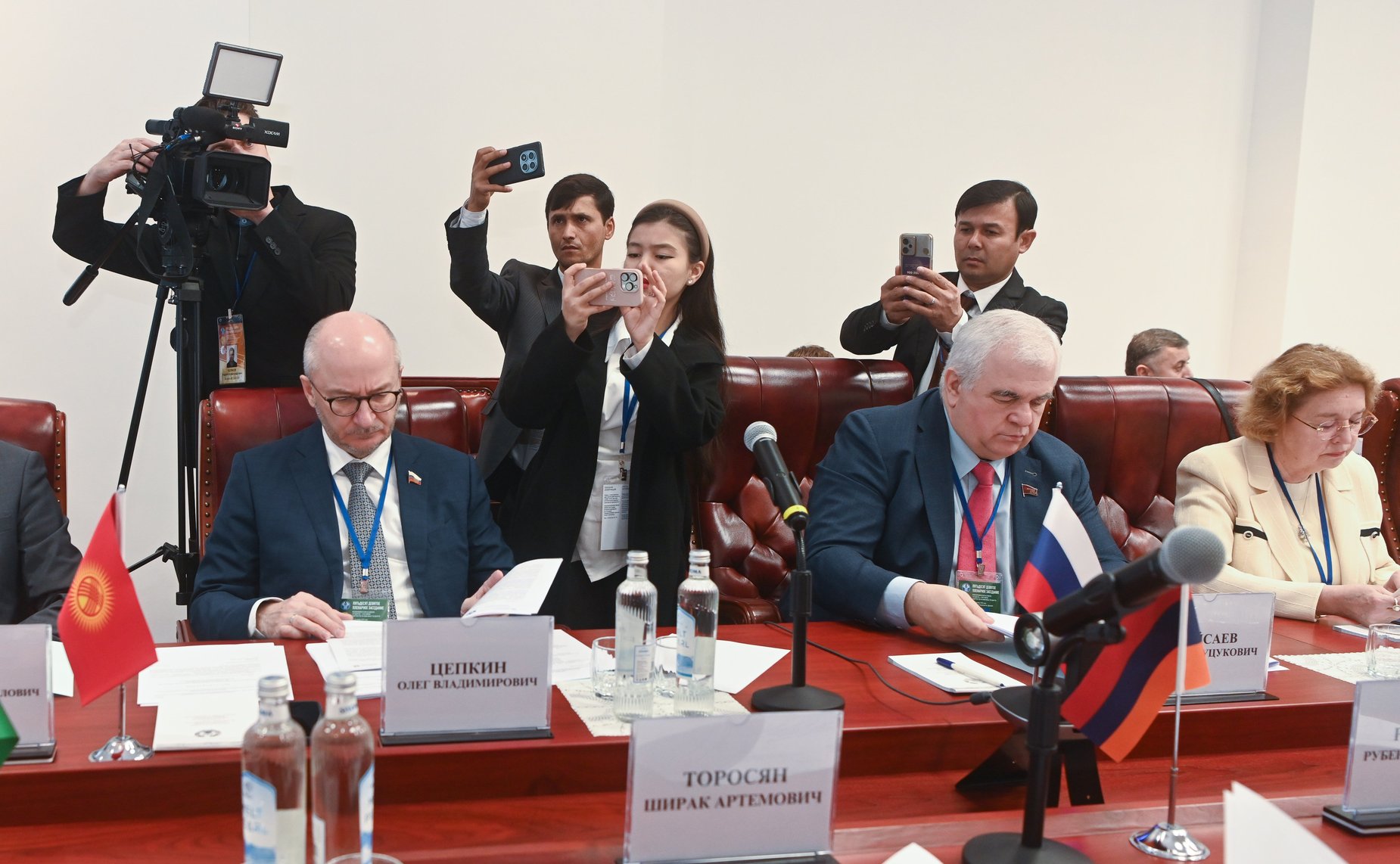 Сенаторы РФ приняли участие в заседании Постоянной комиссии МПА СНГ по политическим вопросам и международному сотрудничеству