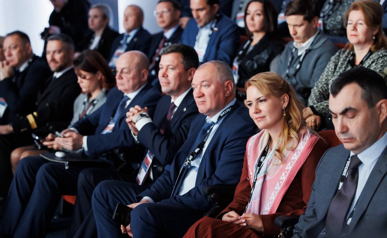 Сенаторы РФ приняли участие в мероприятиях выставки «Платформа будущего: Регион-2030»