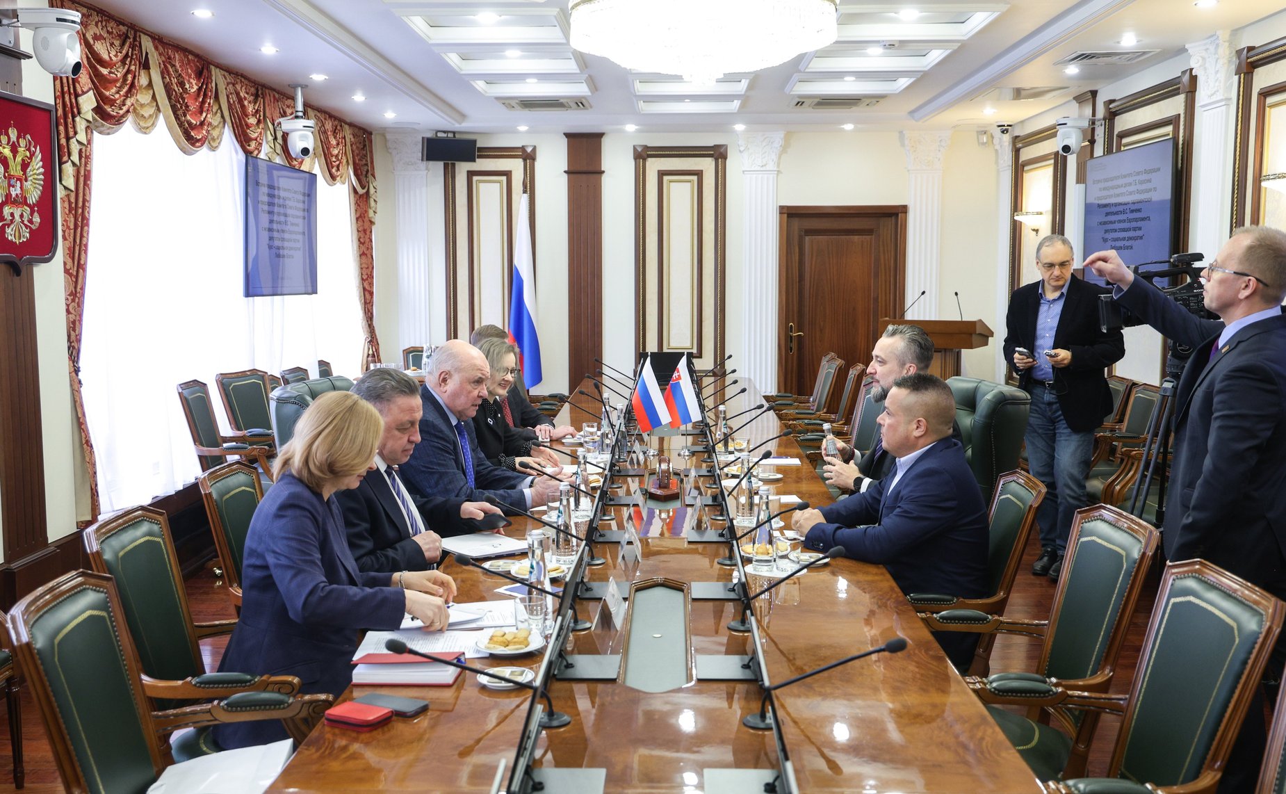 Встреча председателя Комитета СФ по международным делам и председателя Комитета СФ по Регламенту и организации парламентской деятельности с независимым членом Европарламента, депутатом словацкой партии «Курс-социальная демократия»