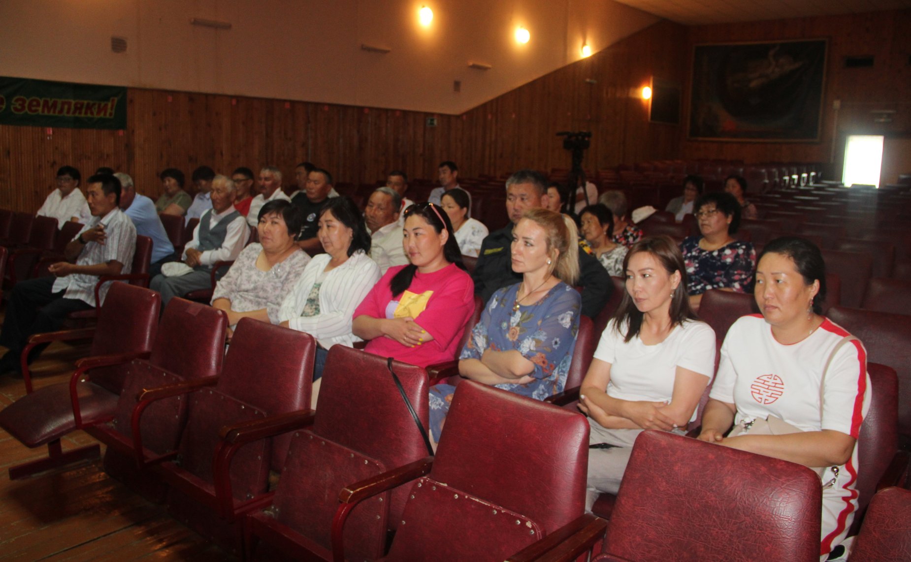 Баир Жамсуев в рамках командировки в регион, встретился с руководством Агинского Бурятского округа, Агинского района, с активом сел Будулан и Судунтуй, руководителями организаций, учреждений и депутатами местного совета