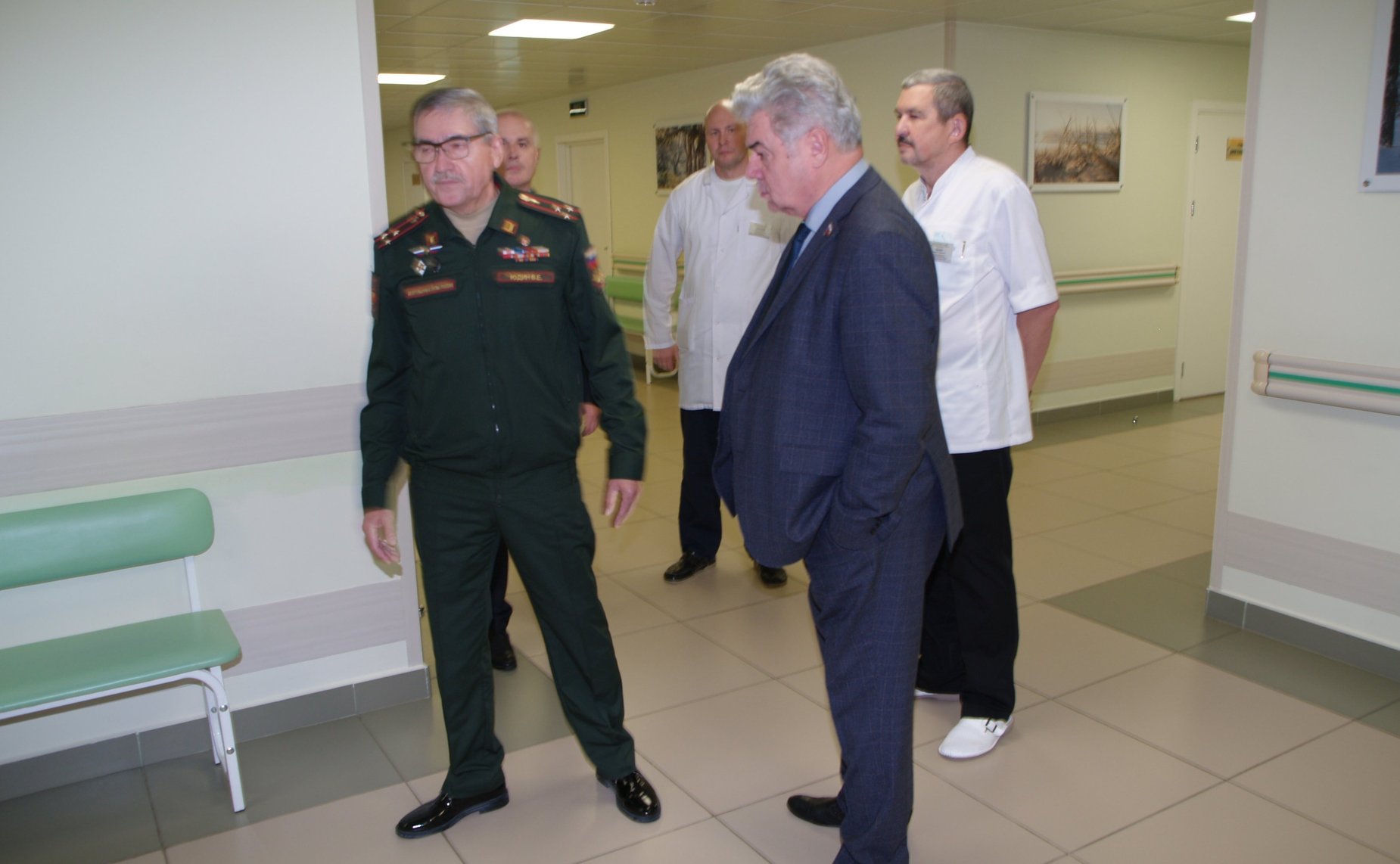 Председатель Комитета СФ по обороне и безопасности Виктор Бондарев посетил Лечебно-реабилитационный центр Центрального военно-клинического госпиталя им. А.А. Вишневского