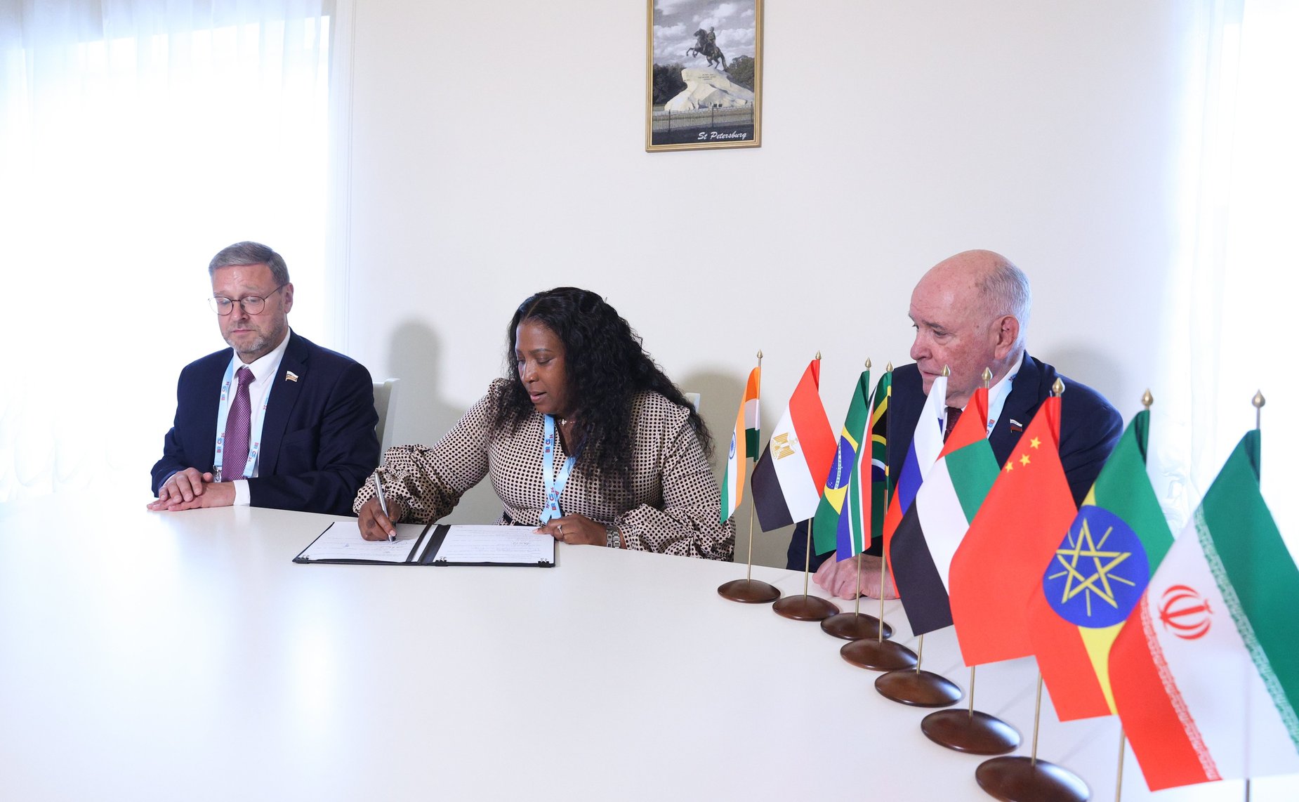 Церемония подписания Протокола к меморандуму о взаимопонимании на полях Х Парламентского форума БРИКС. ЮАР