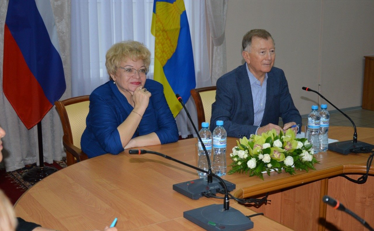 Оксана Хлякина посетила социальные объекты Липецкой области