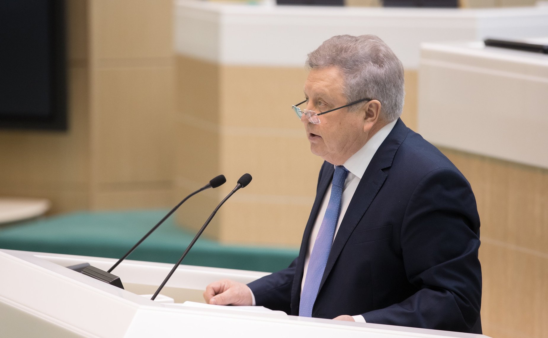 Е. Серебренников