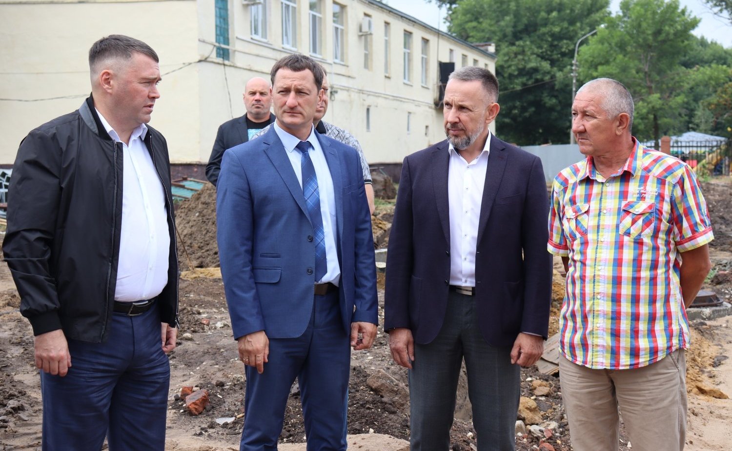 Олег Алексеев в рамках поездки в регион посетил Марксовский район