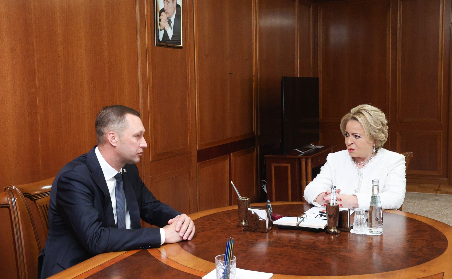 Валентина Матвиенко провела встречу с губернатором Саратовской области Романом Бусаргиным