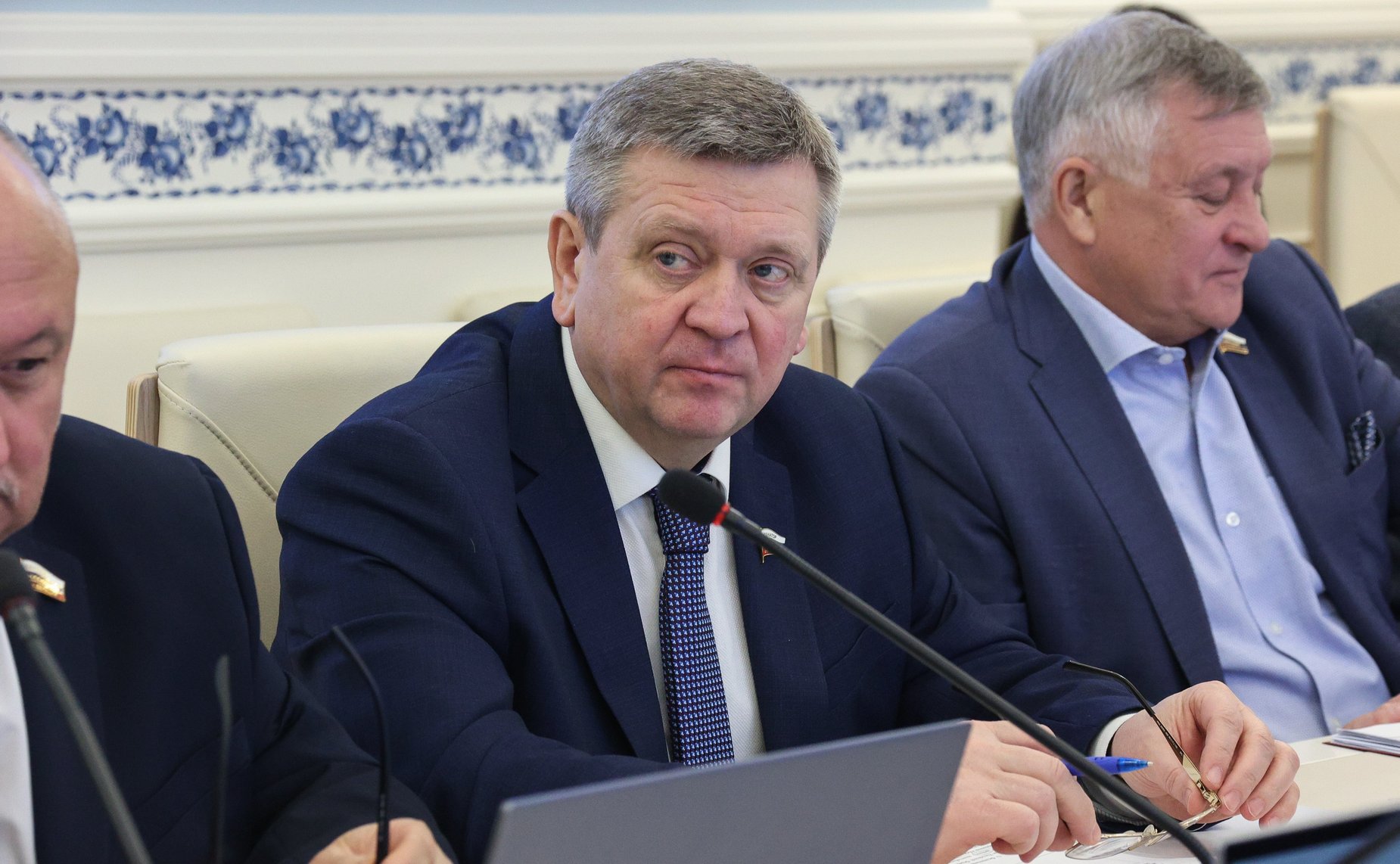 Александр Лутовинов