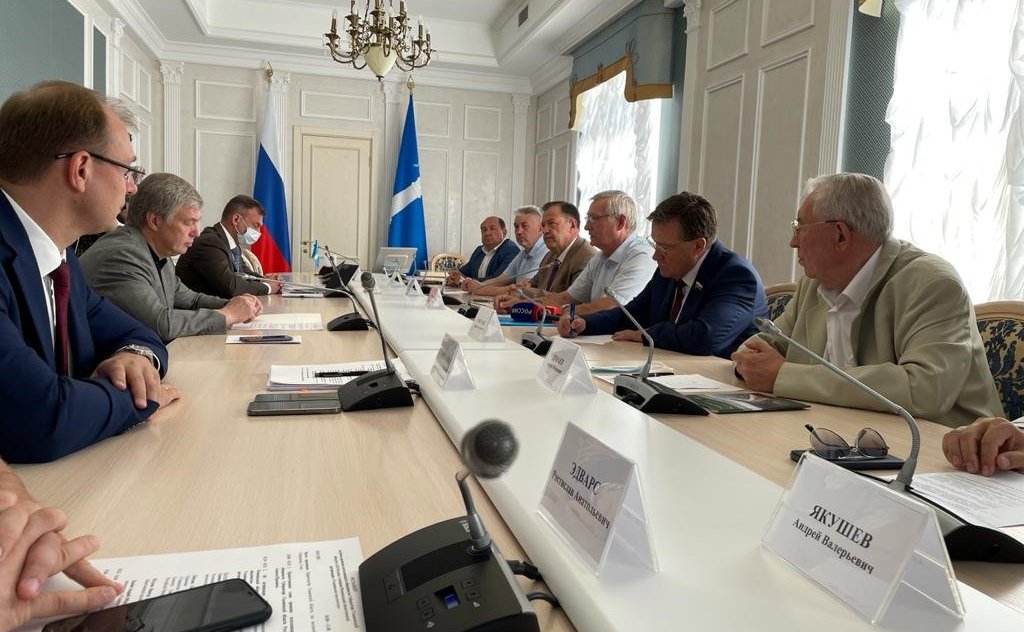 Сергей Рябухин принял участие во встрече землячества с руководством Ульяновской области