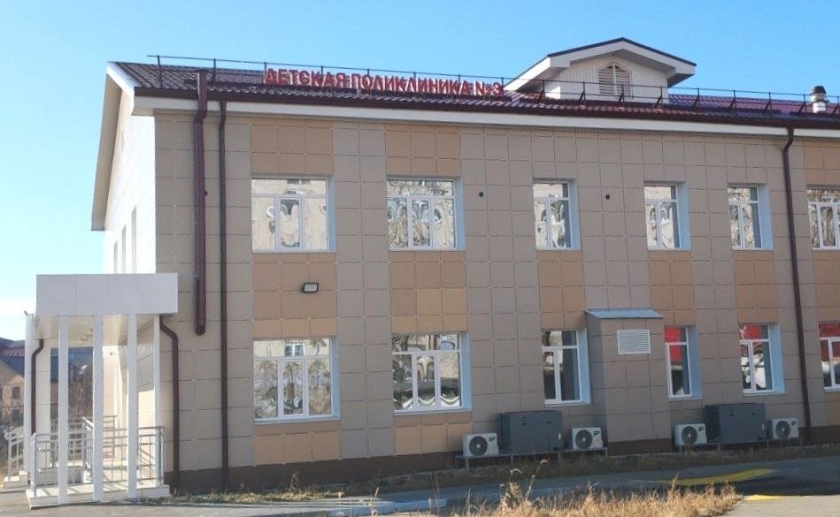 Александр Ролик во время поездки в регион посетил совместно с министром здравоохранения края Евгением Шестопаловым ряд строящихся и действующих медицинских учреждений