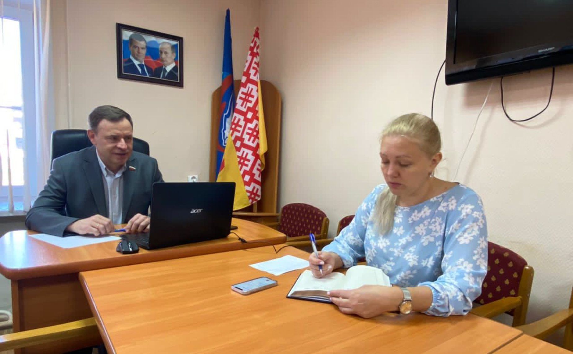 Виктор Новожилов обсудил с жителями Архангельской области работу общественного транспорта, организацию детского летнего отдыха