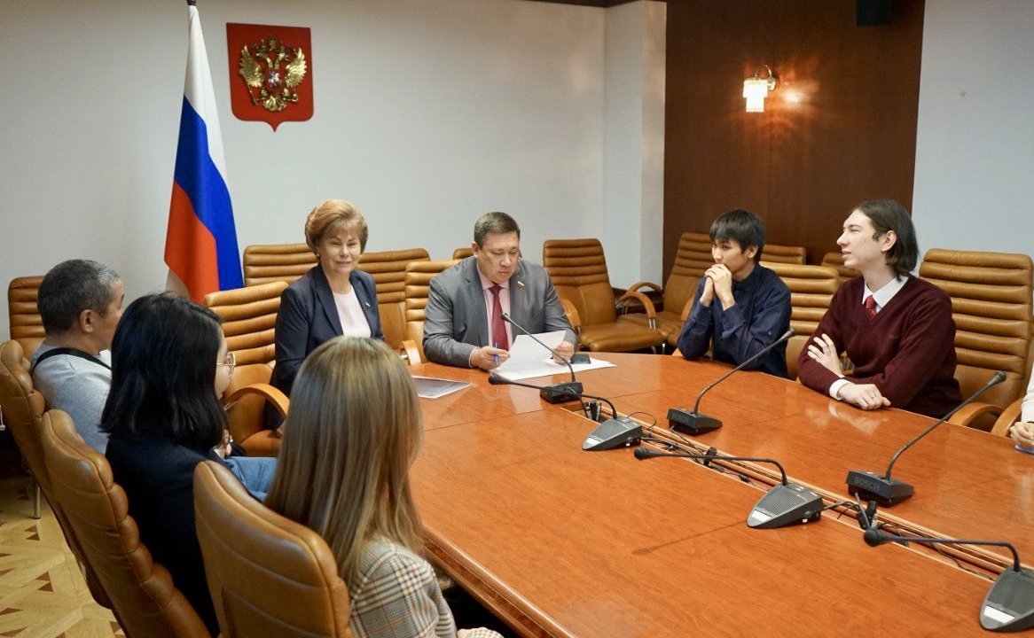 Владимир Полетаев и Татьяна Гигель провели встречу со студентами из Республики Алтай, которые проходят обучение в МГУ, МГИМО, МГТУ им. Н.Э. Баумана и других ведущих столичных вузах