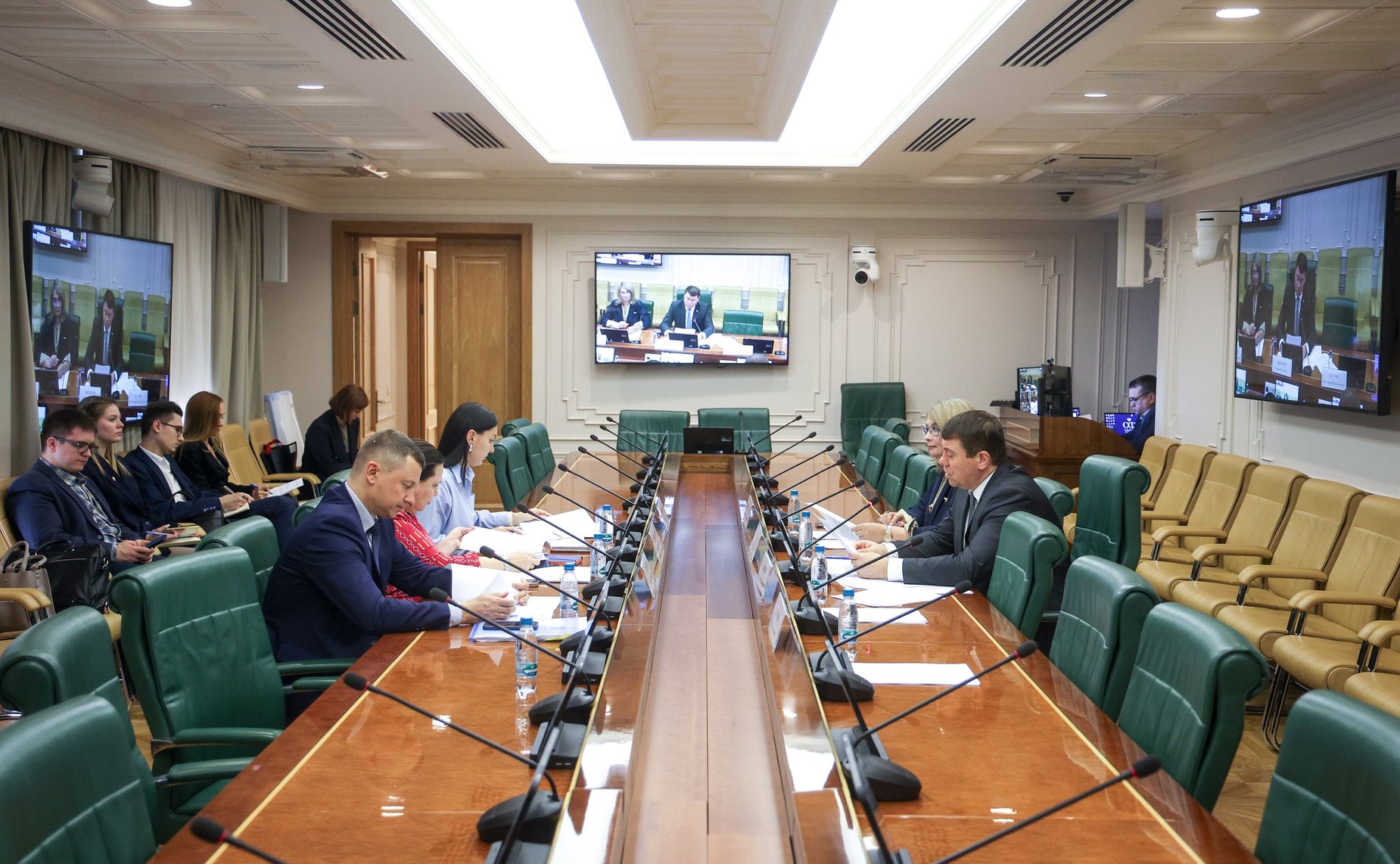 Круглый стол Комитета СФ по экономической политике совместно с Комитетом СФ по социальной политике на тему «Теневая занятость: проблемы выявления и механизмы снижения»