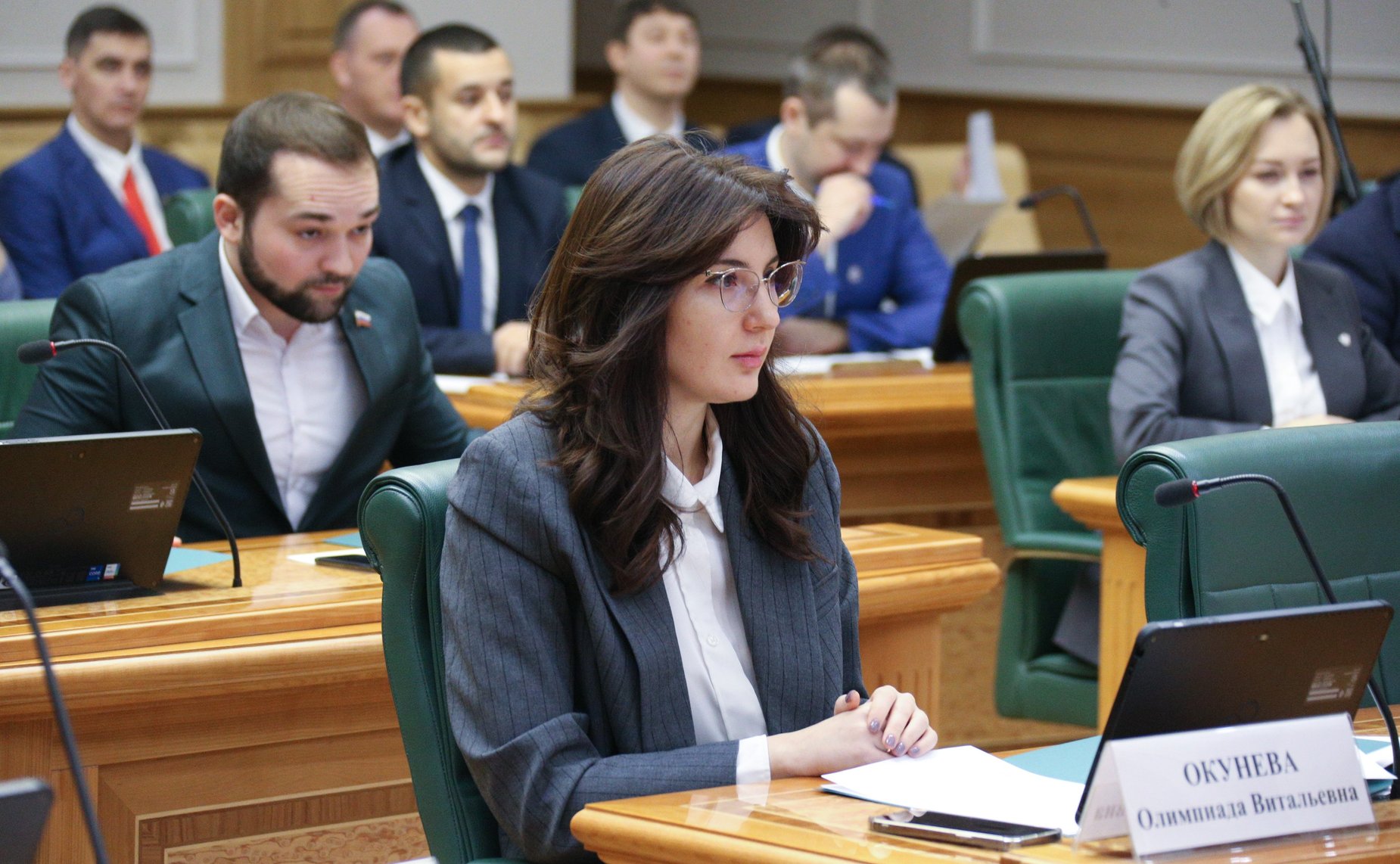 Первый заместитель председателя Комитета СФ по социальной политике Александр Варфоломеев провел встречу молодых парламентариев на тему «Время созидать. Молодежь как основа нового мира»