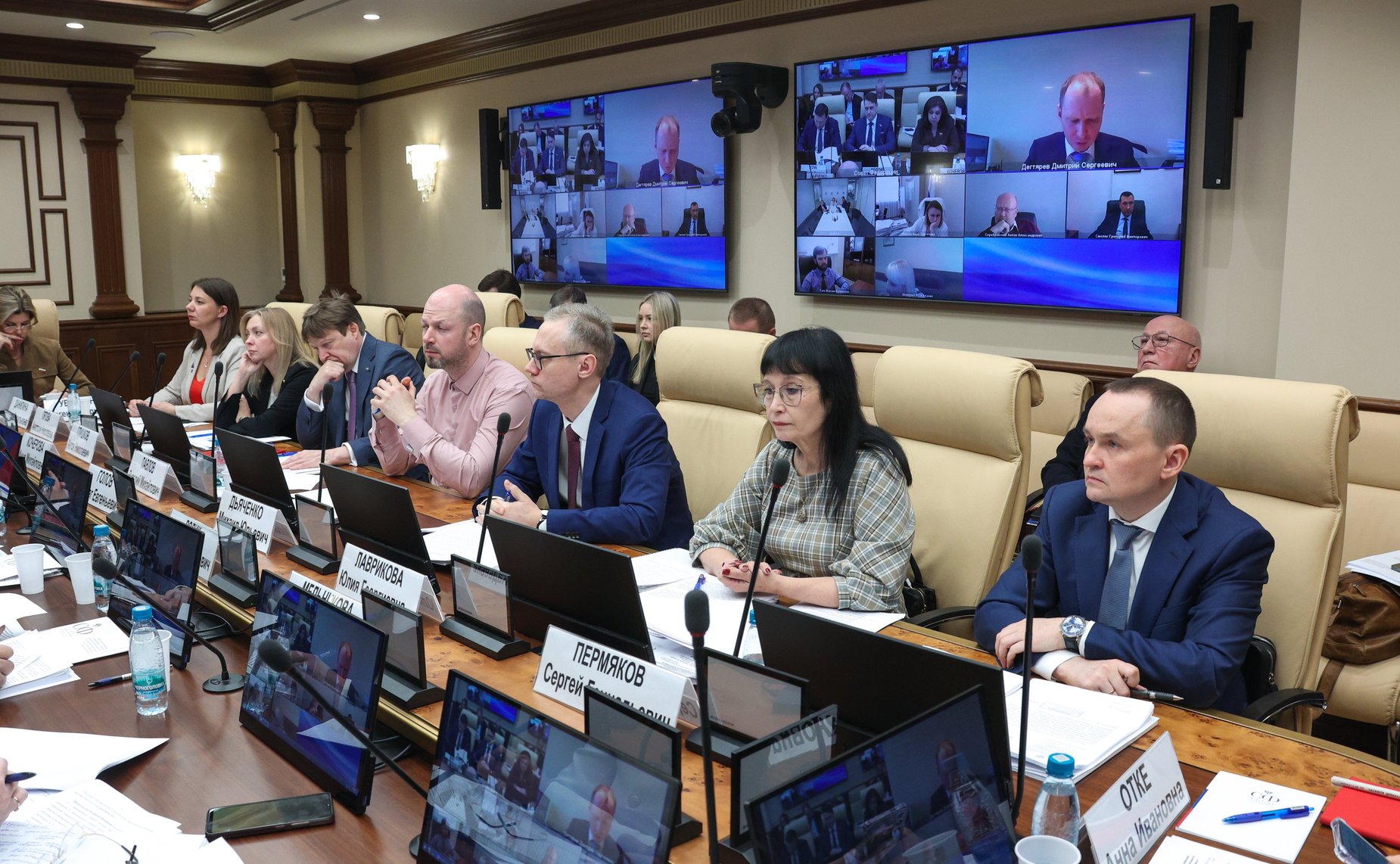 Круглый стол «Планирование развития социальной инфраструктуры на основе принципа нормативной обеспеченности социальной инфраструктурой в опорных населенных пунктах»