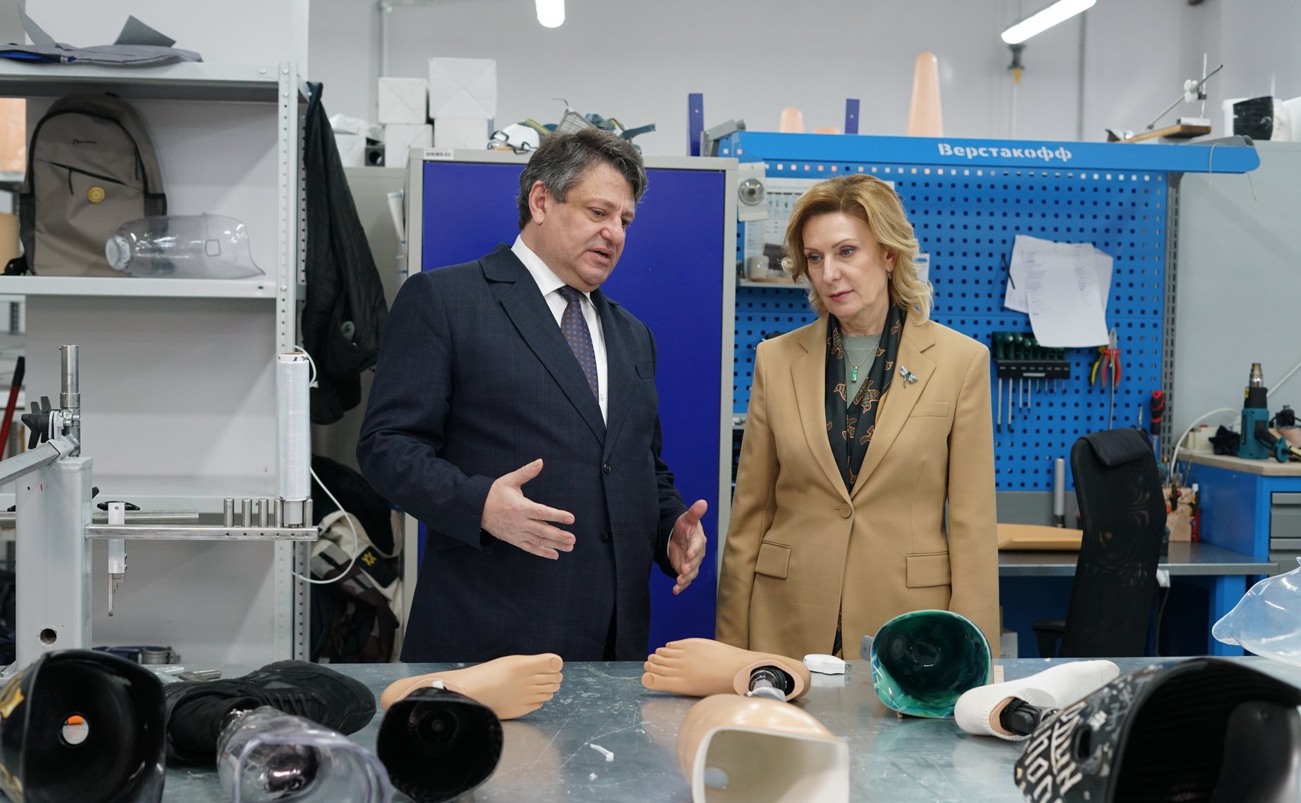 Заместитель Председателя Совета Федерации Инна Святенко посетила производство Центра инноваций в травматологии и ортопедии Ростеха