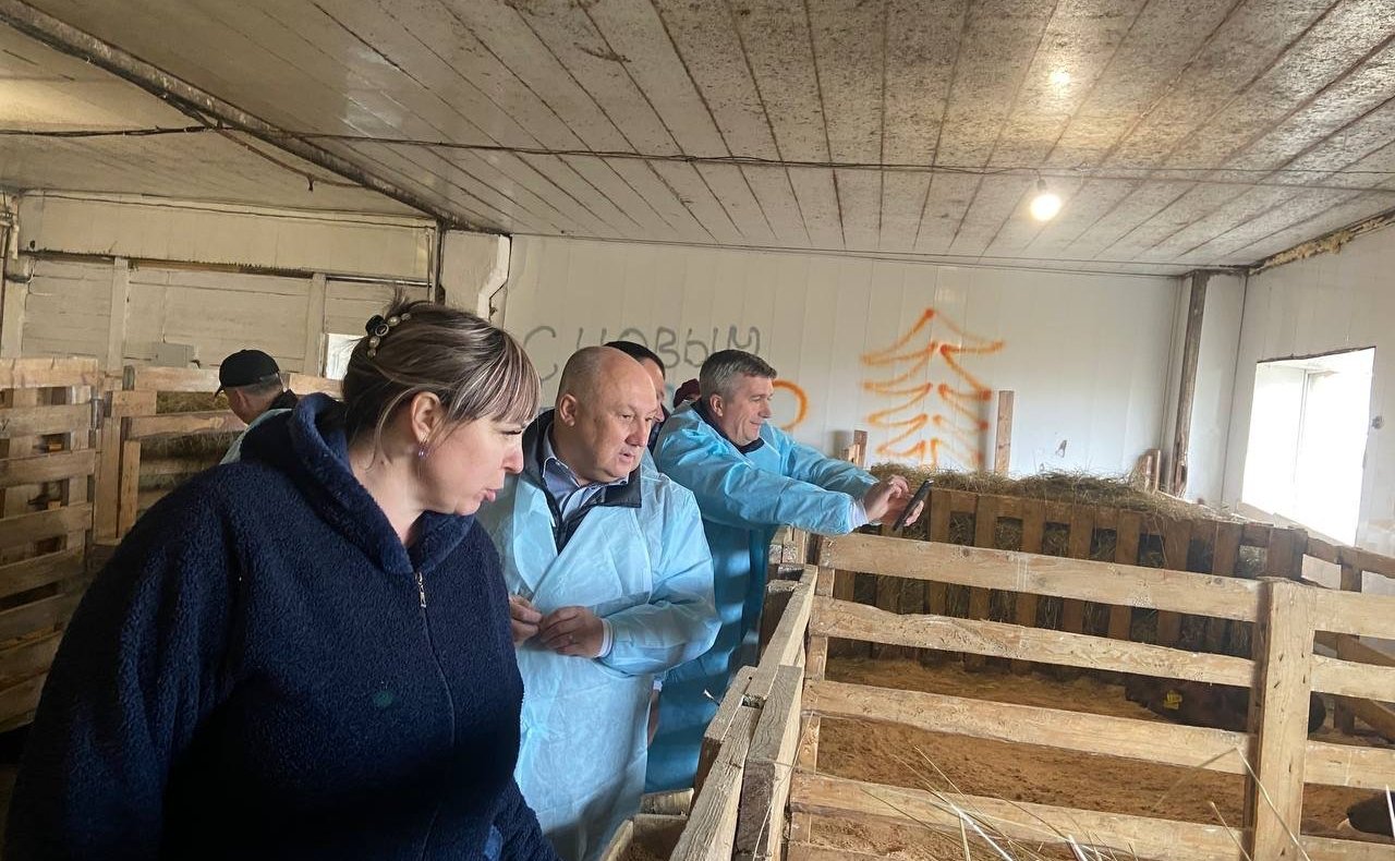 Андрей Базилевский в рамках поездки в регион проконтролировал ход весенних полевых работ в районе имени Лазо