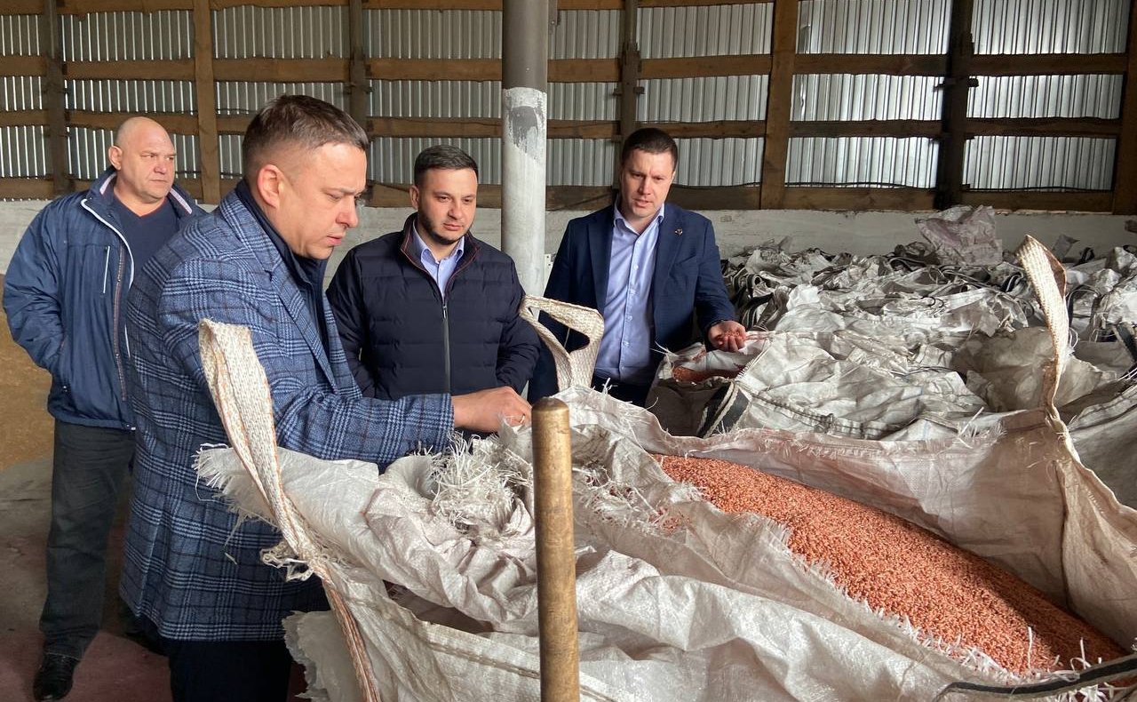 Айрат Гибатдинов обсудил ход подготовки к проведению весенне-полевых работ