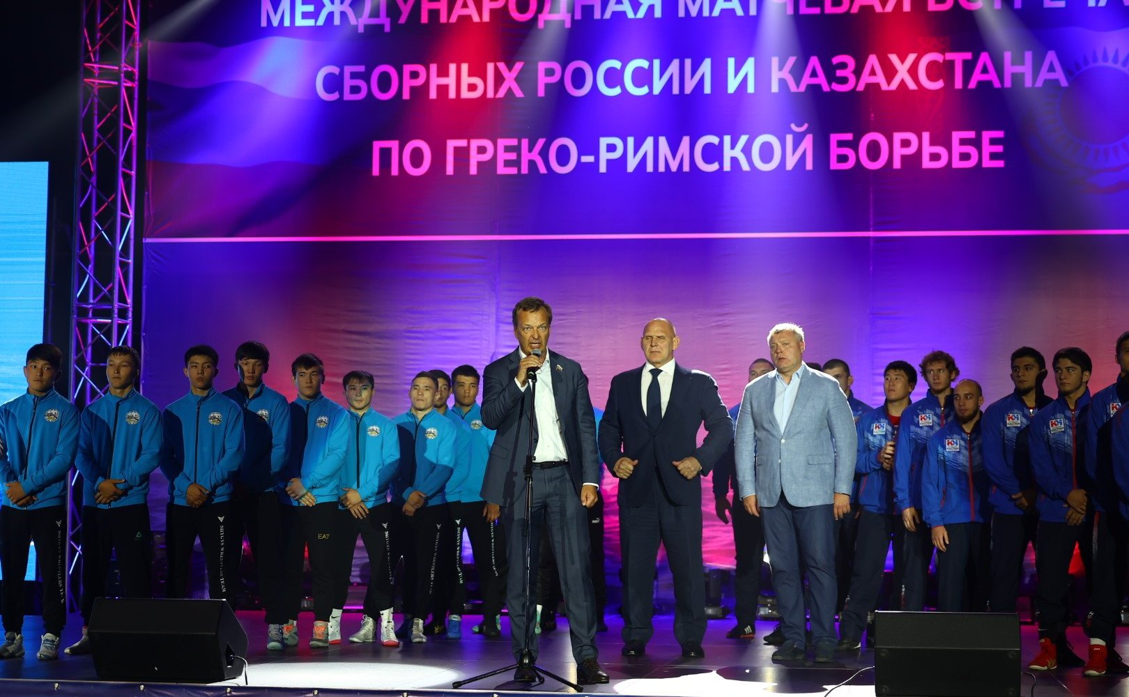 Первый заместитель Председателя СФ Андрей Яцкин принял участие в открытии международных соревнований по греко-римской борьбе «Кубок Каспия» в Астрахани