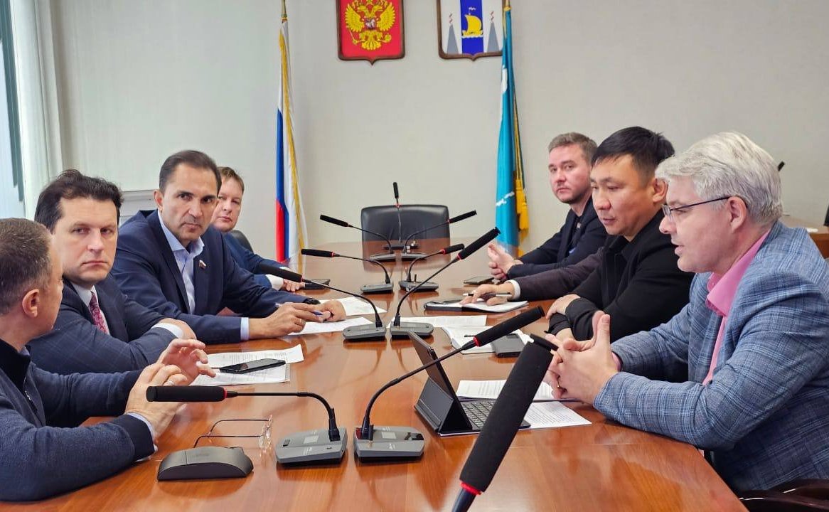 Андрей Хапочкин принял участие в совещании на Сахалине, посвященном вопросам работы операторов ТКО