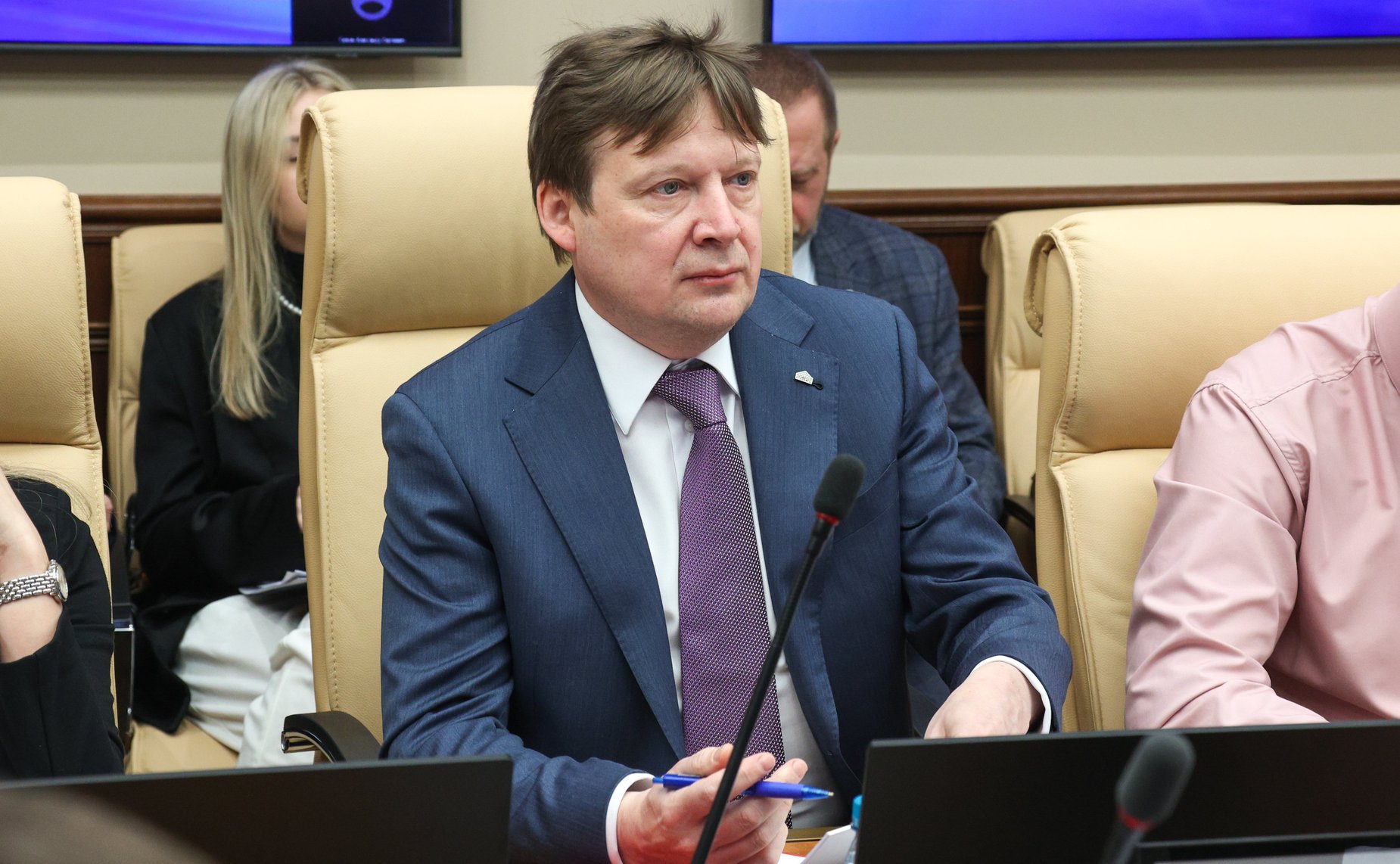 Круглый стол «Планирование развития социальной инфраструктуры на основе принципа нормативной обеспеченности социальной инфраструктурой в опорных населенных пунктах»