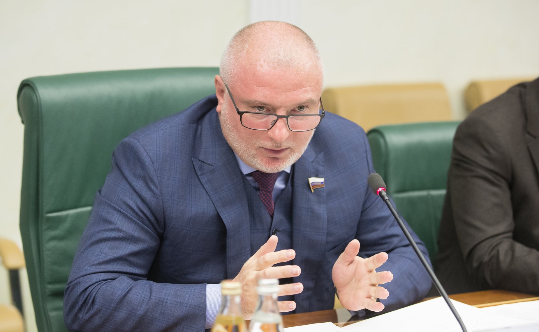 Встреча А. Клишаса с председателем Комитета Государственного собрания Венгрии по вопросам юстиции И. Вейкеем