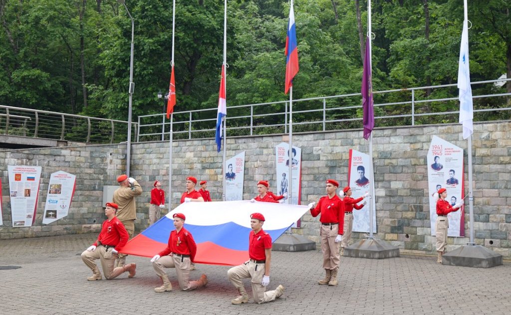 Александр Ролик совместно с Губернатором Приморья Олегом Кожемяко принял участие в торжественной церемонии открытия филиала Всероссийского детского центра «Океан» — Центра воспитательных технологий «Маяк»