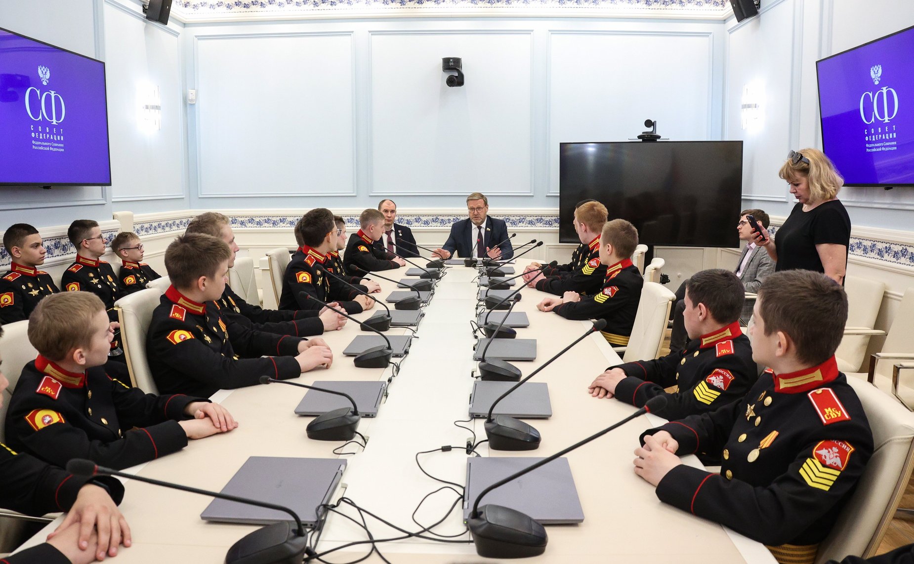 Встреча заместителя Председателя СФ Константина Косачева с воспитанниками Московского суворовского военного училища — участниками Парада Победы на Красной площади 2024 года