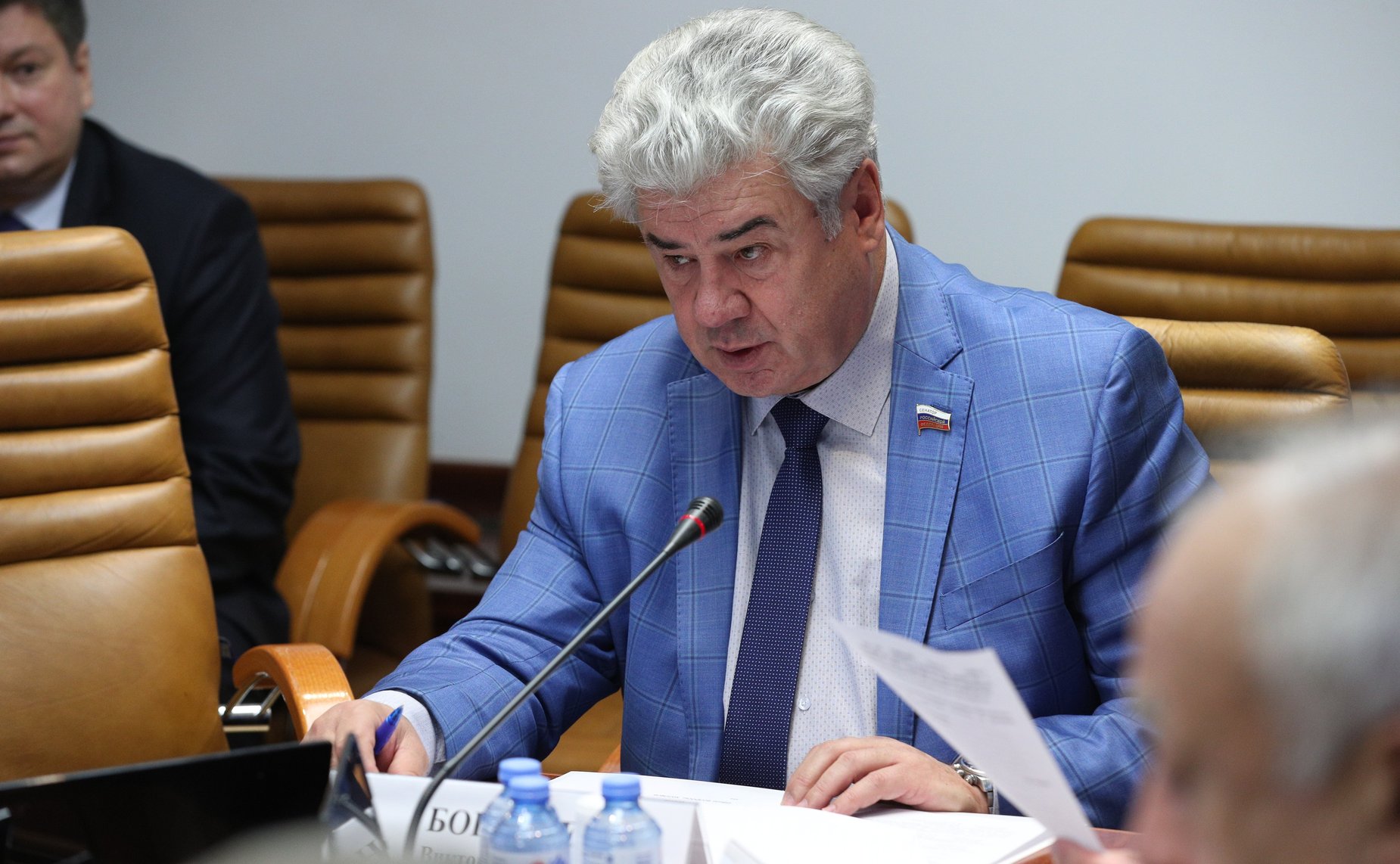 Виктор Бондарев