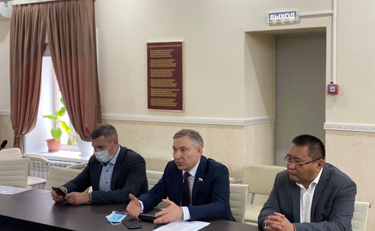 Александр Варфоломеев посетил социальные объекты в селах Республики Бурятия