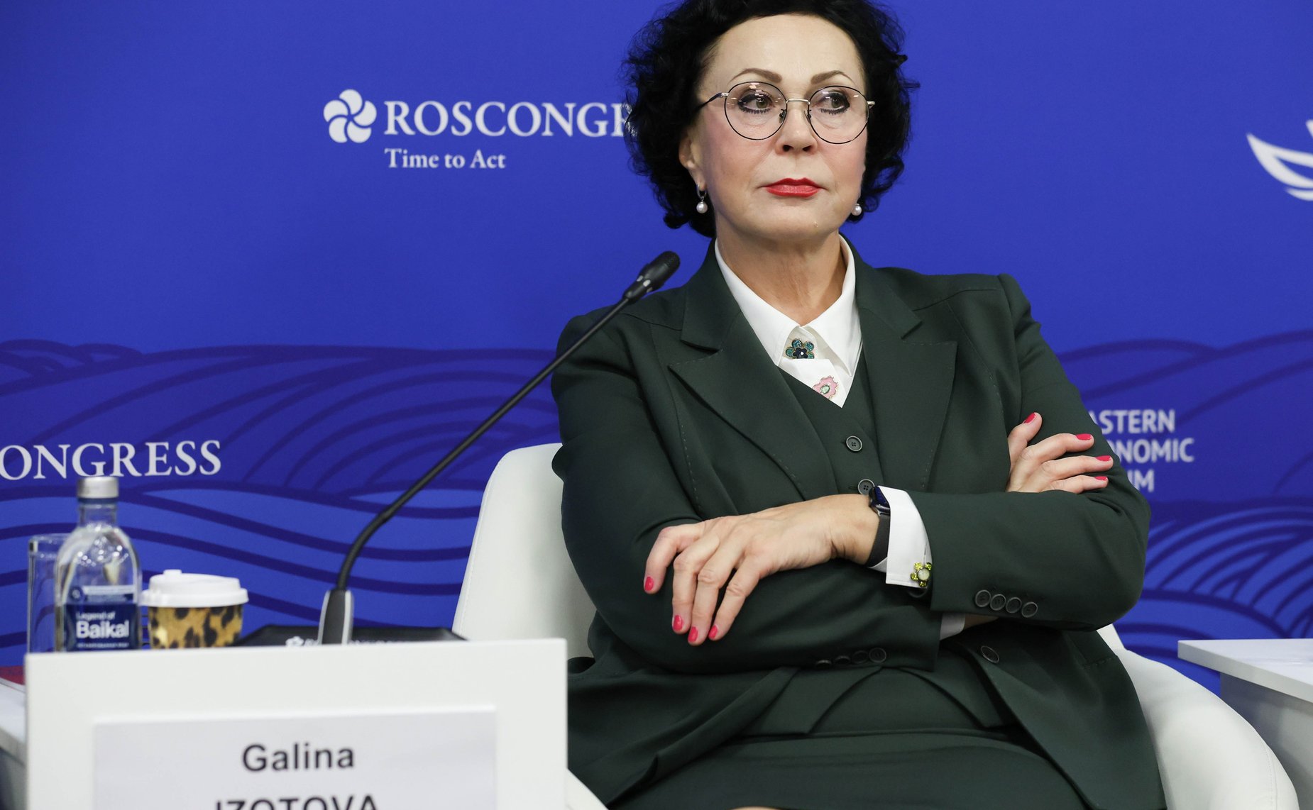 Сессия «Санкции как возможность для развития». Сенаторы принимают участие в VIII Восточном экономическом форуме