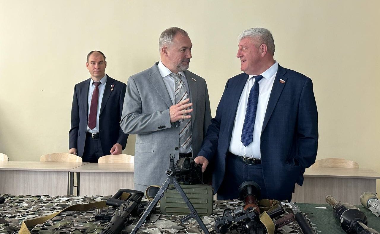 В рамках выездного заседания Комитета СФ по обороне и безопасности сенаторы посетили Центр военно-спортивной подготовки ВОИН