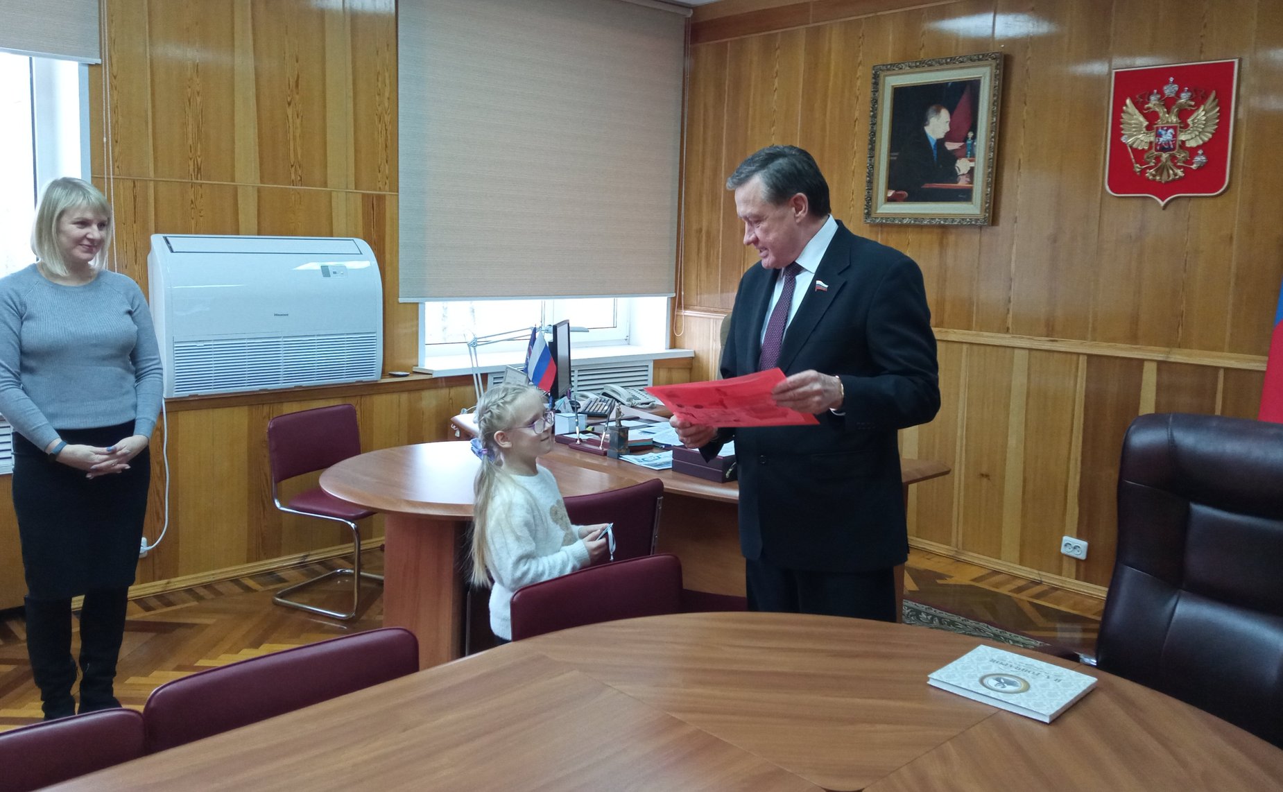 Сергей Рябухин в преддверии Нового года принял участие во Всероссийской благотворительной акции «Ёлка желаний»