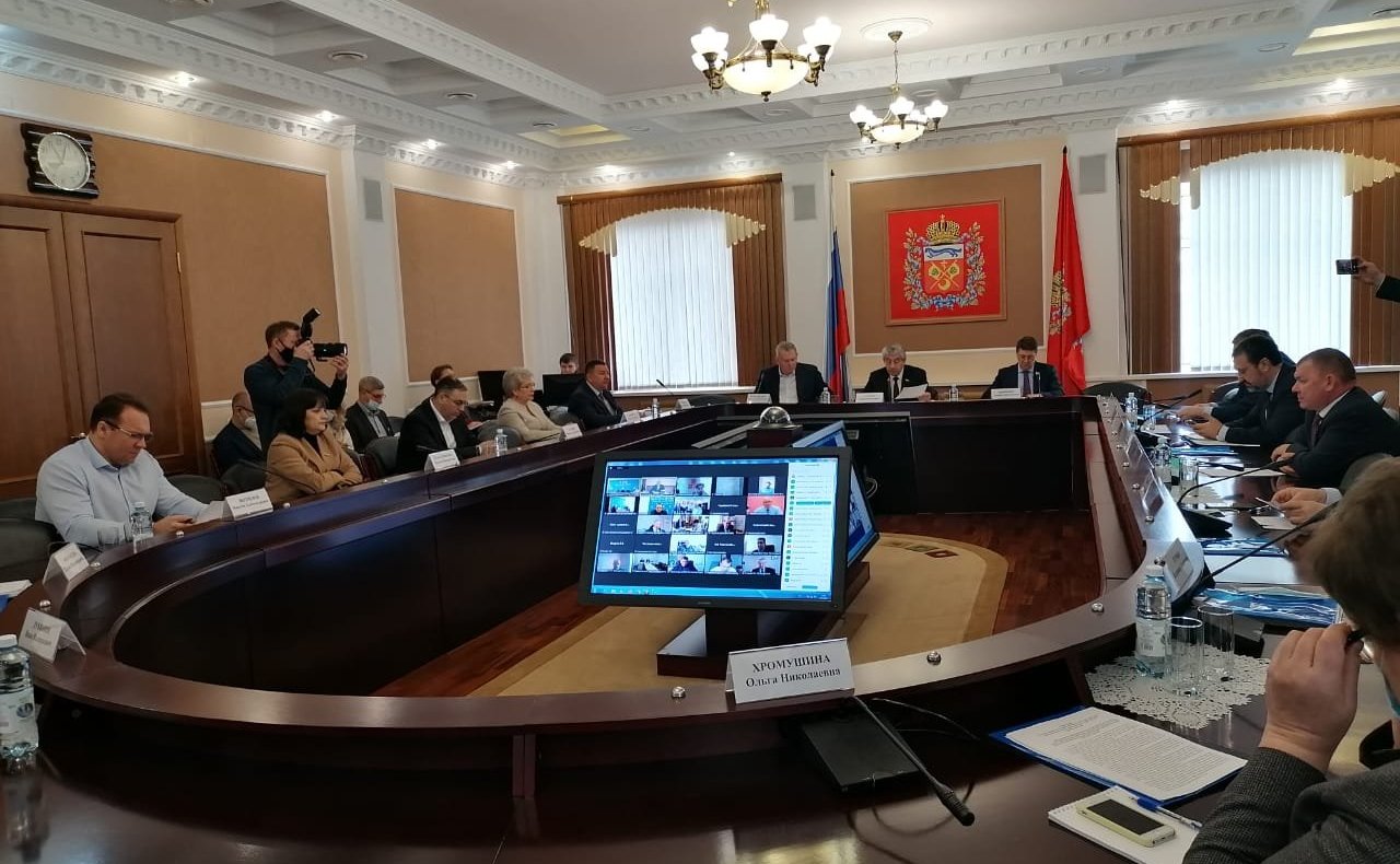 Андрей Шевченко выступил с докладом на заседании Президиума Совета представительных органов муниципальных районов и городских округов при Законодательном Собрании Оренбургской области