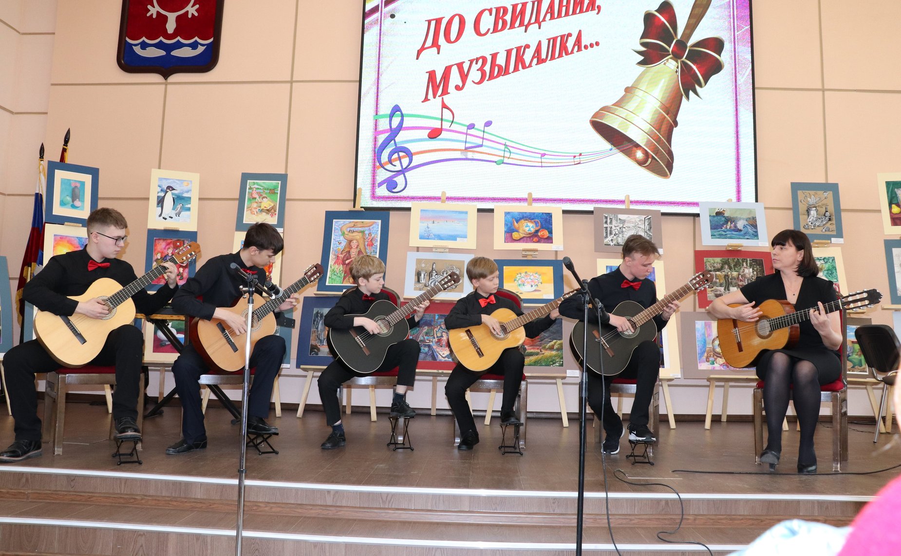 Римма Галушина приняла участие в торжественном мероприятии, посвященном выпуску учеников Детской школы искусств в Нарьян-Маре