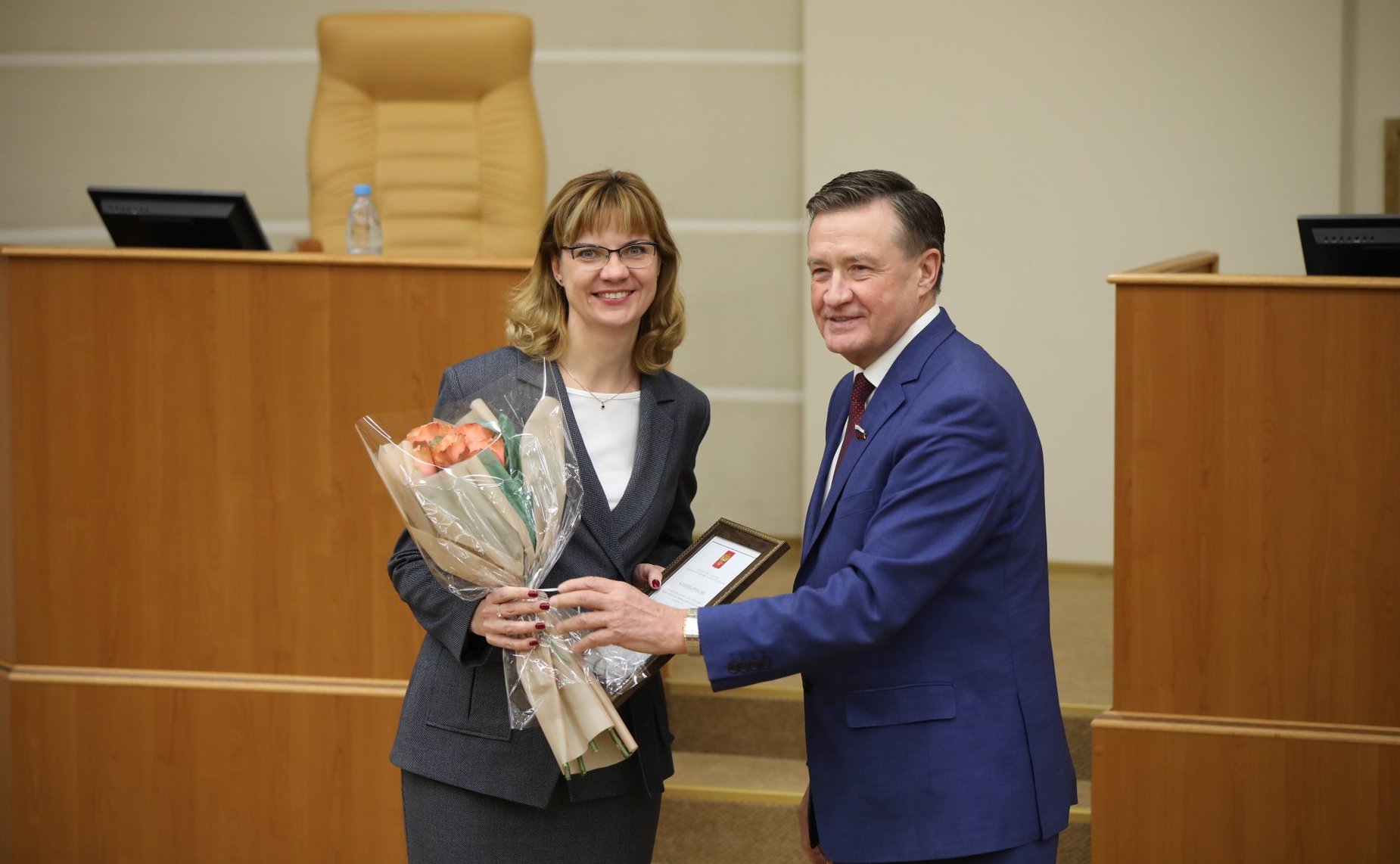 Сергей Рябухин вручил заслуженным парламентариям почетную грамоту и благодарности Председателя Совета Федерации за активное участие в законодательной деятельности