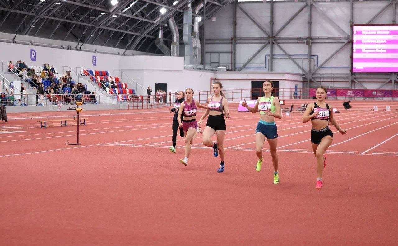 Андрей Хапочкин принял участие в церемонии открытия Всероссийских соревнований по лёгкой атлетике среди юношей и девушек — первом спортивном событии в новом легкоатлетическом манеже