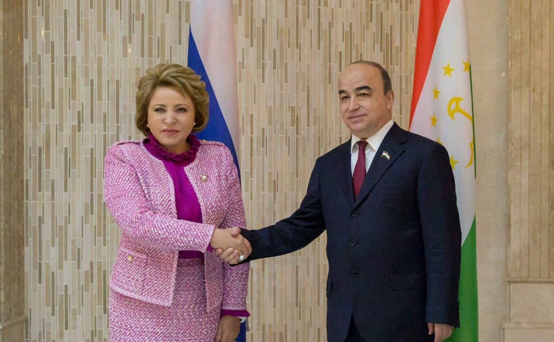 Валентина Матвиенко и глава нижней палаты Парламента Таджикистана Шукурджон Зухуров