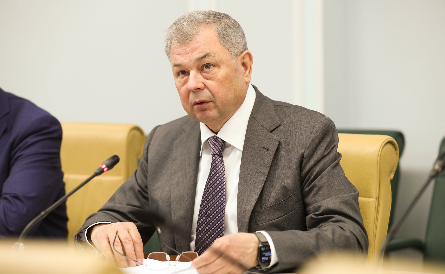 Анатолий Артамонов