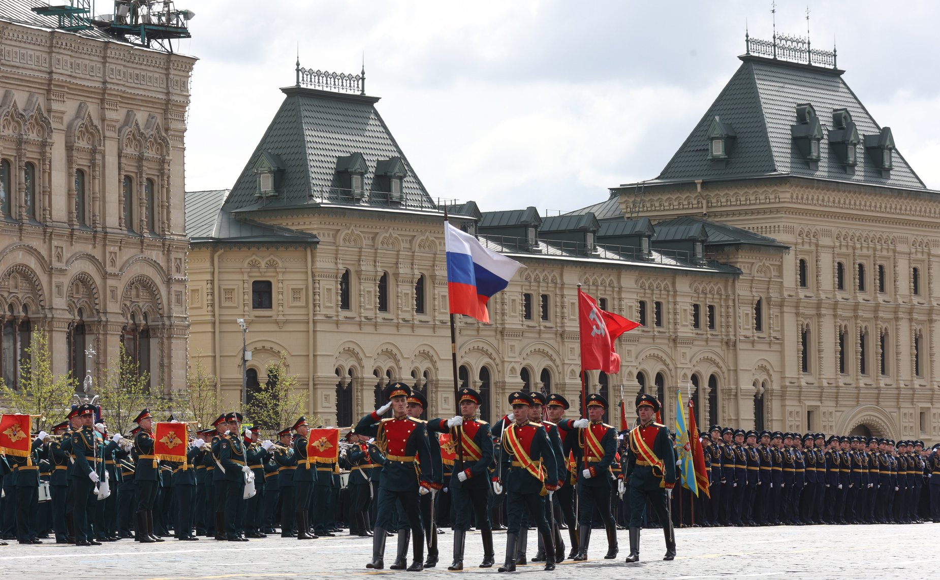 В ознаменование 77-й годовщины Победы в Великой Отечественной войне 1941–1945 годов в Москве состоялся военный парад