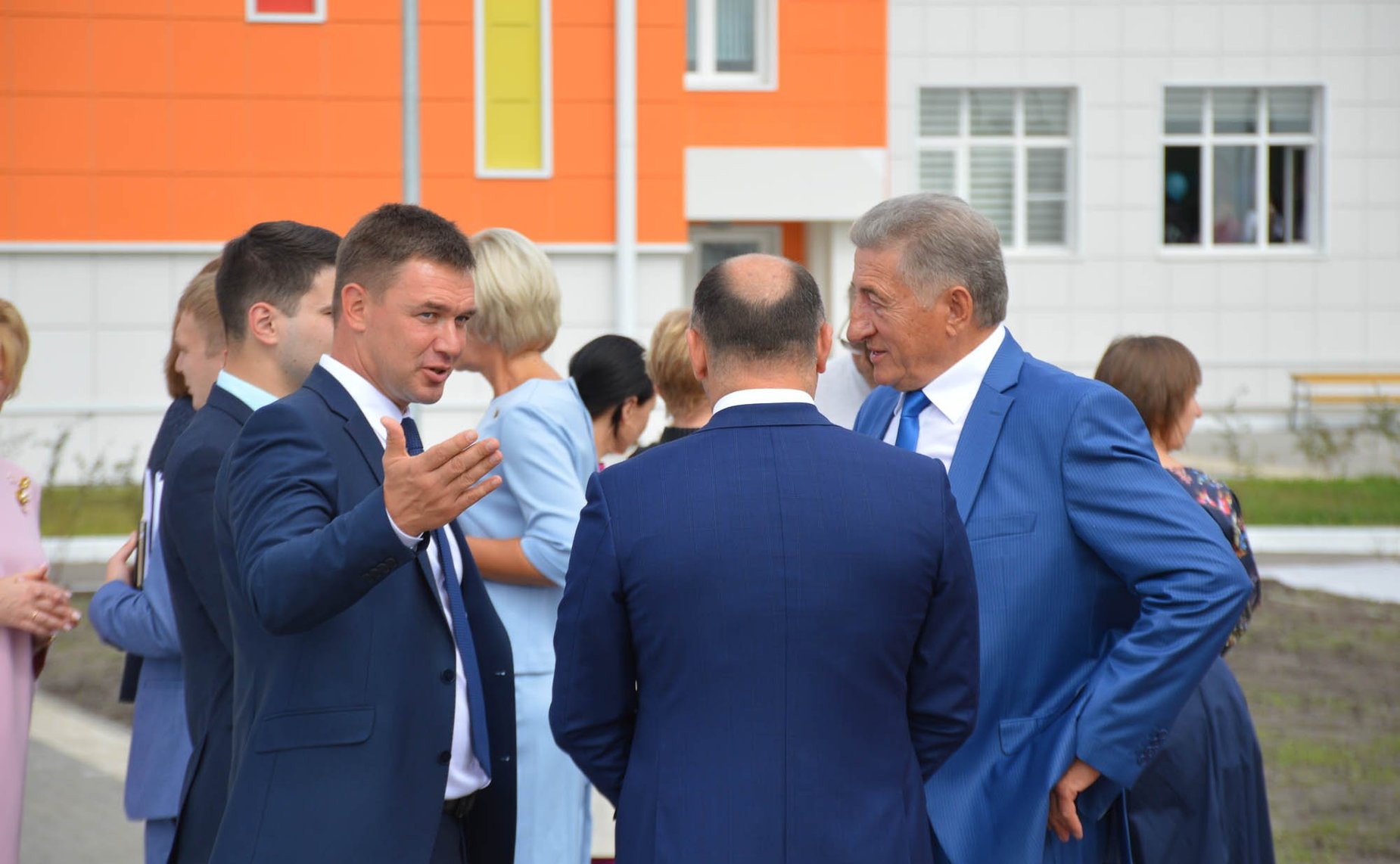 Сергей Лукин в День знаний принял участие в открытии в регионе двух школ, построенных в рамках реализации нацпроектов